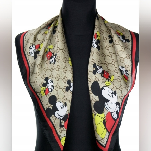 NEW SCARF MICKEY MOUSE - Picture 2 of 5